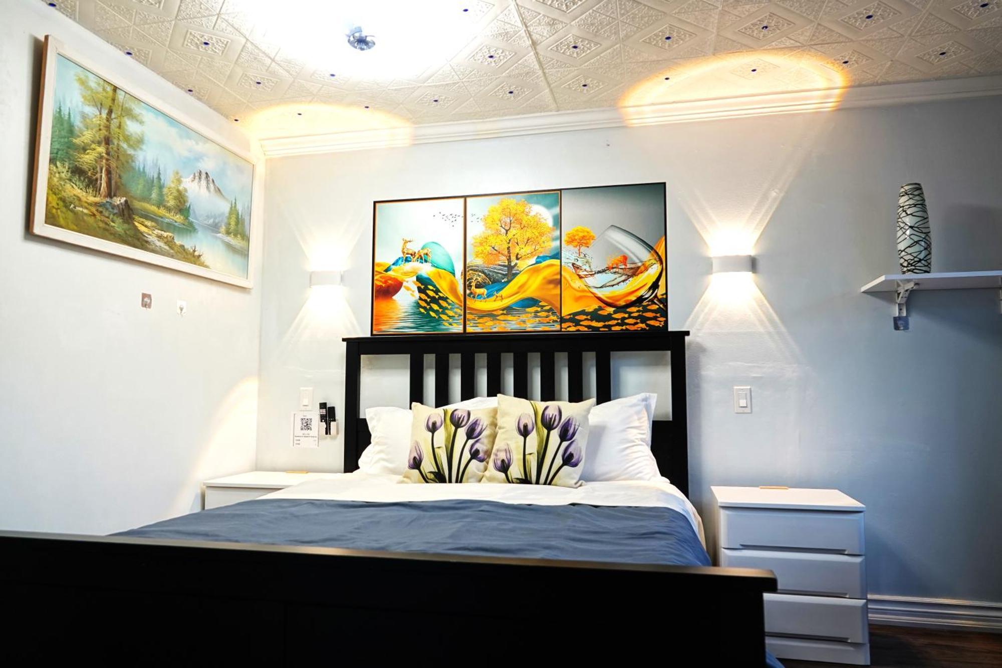Renovated Cozy Bedroom With Private Washroom Toronto Esterno foto