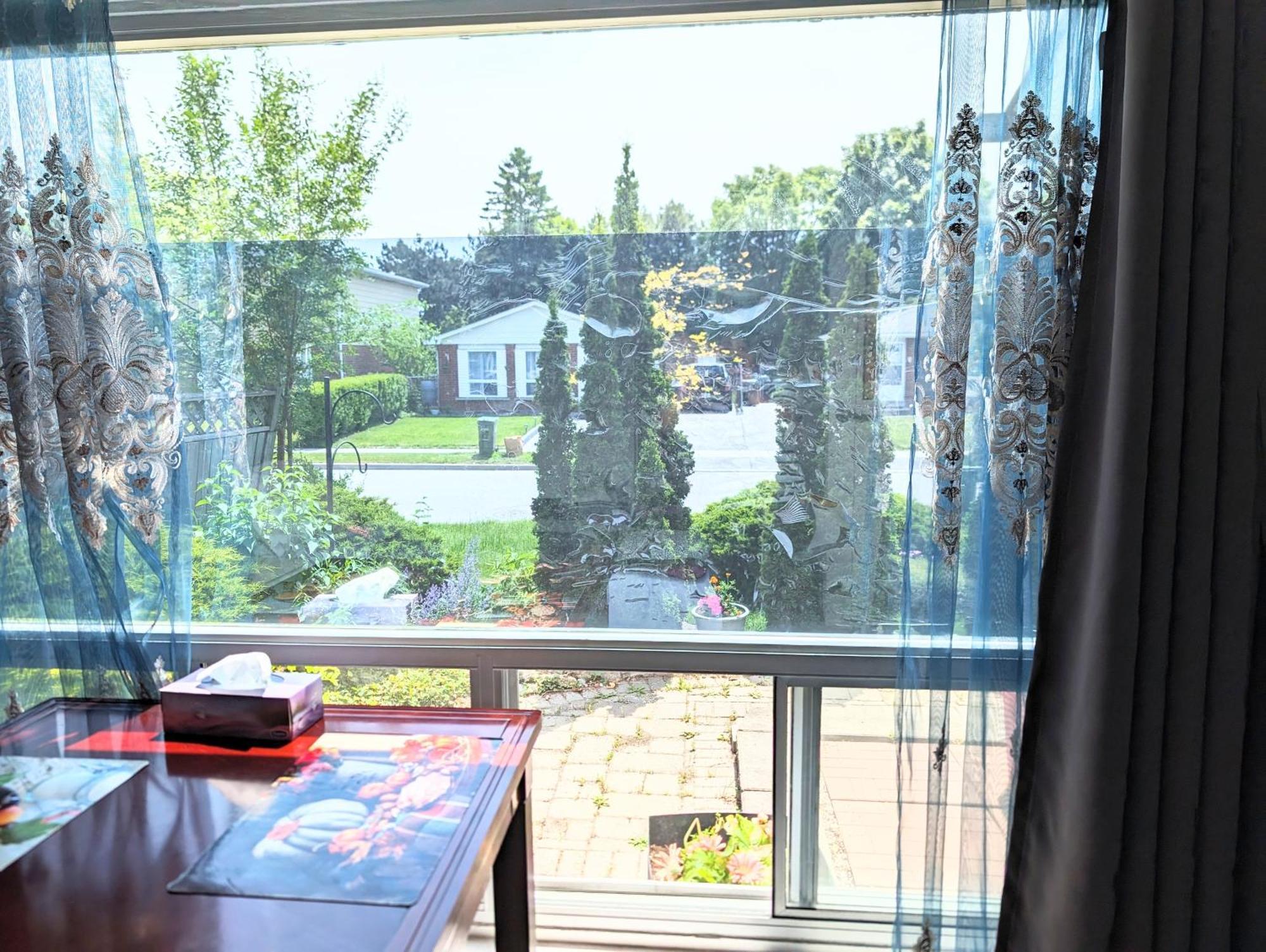Renovated Cozy Bedroom With Private Washroom Toronto Esterno foto