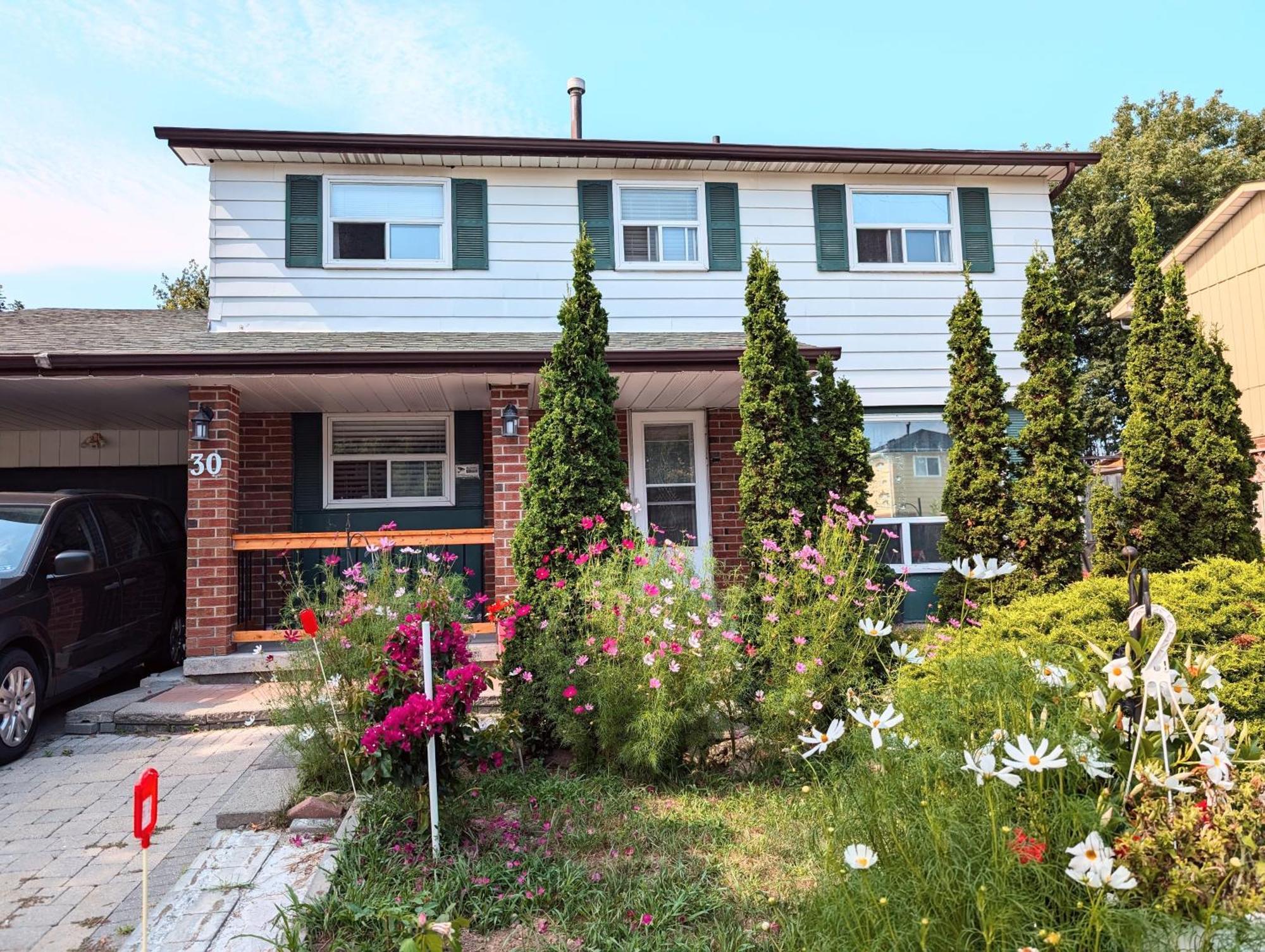 Renovated Cozy Bedroom With Private Washroom Toronto Esterno foto